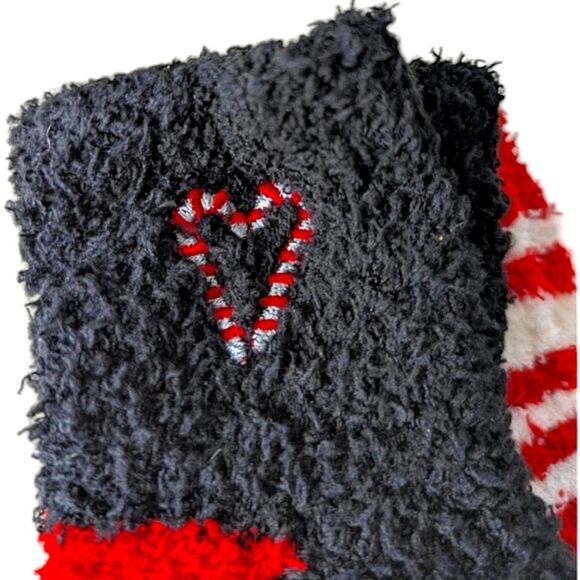 Sweet Socks 2 Pr. Recycled Polyester Black Red  Fuzzy Bed Socks Size 4-10 - Picture 3 of 7